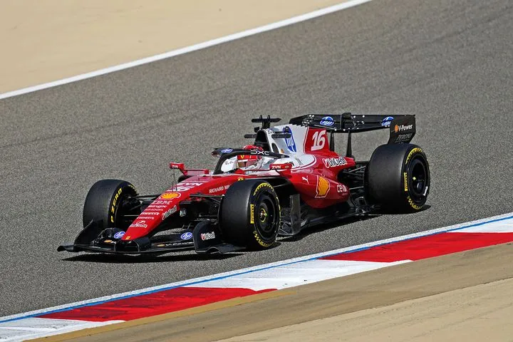 Ο Λεκλέρ στην κορυφή της δεύτερης μέρας στο Μπαχρέιν με τη Ferrari SF-26