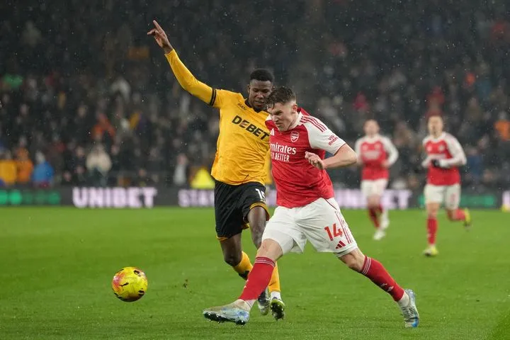 Η Γουλβς σόκαρε την Άρσεναλ στο 90+4' και την ανάγκασε σε δεύτερο συνεχόμενο στραβοπάτημα στην Premier League