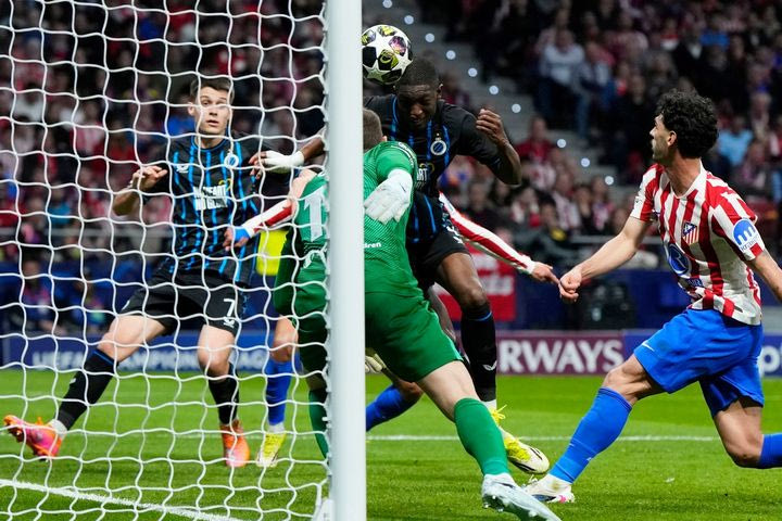 Ατλέτικο – Μπριζ: Εξαιρετική εκτέλεση κόρνερ του Τζόλη και 1-1 οι φιλοξενούμενοι με την κεφαλιά του ματωμένου Ορντόνιες