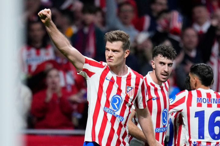 Δεν ήταν αρκετός ο Τζόλης: Ο Σέρλοτ πέτυχε χατ-τρικ και έστειλε την Ατλέτικο στους 16 του Champions League