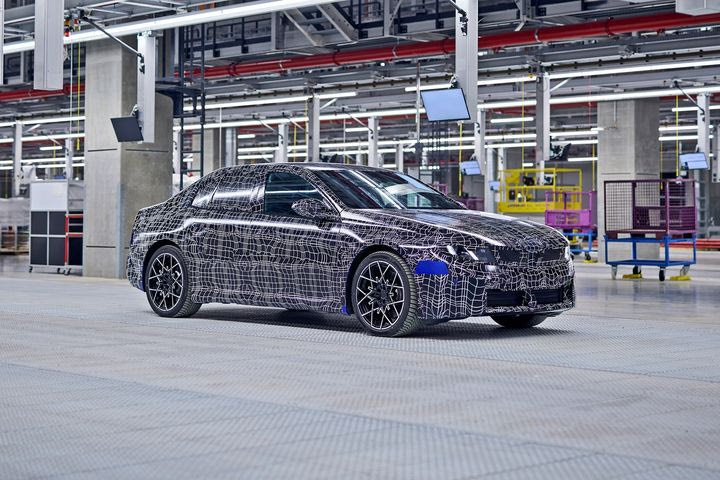 Οι πρώτες BMW i3 που προορίζονται για δοκιμές, βγήκαν από τη γραμμή παραγωγής στο Μόναχο