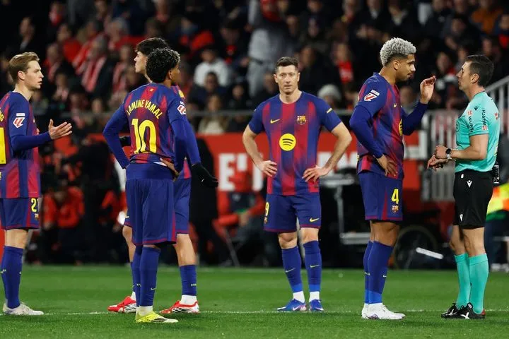 Ήττα σοκ για την Μπαρτσελόνα από τη Ζιρόνα: Νέο χαστούκι και "αντίο" στην κορυφή