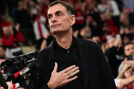 Σείστηκε το ΣΕΦ: Αποθέωση κατά την είσοδο του Γιώργου Μπαρτζώκα