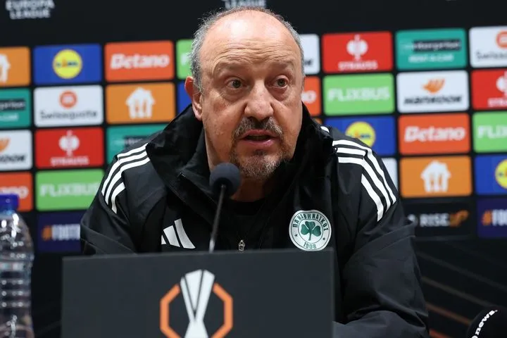 Μπενίτεθ: “Προσπαθούμε να διορθώσουμε πράγματα εν μέσω ενός πρότζεκτ, αύριο έχουμε έναν τελικό και θα κάνουμε τα πάντα”