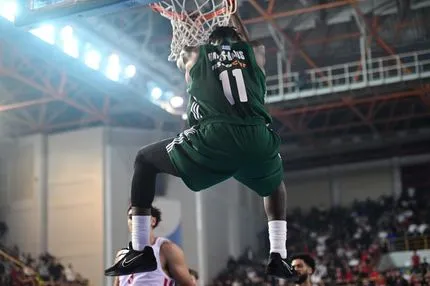 Σόου Χέιζ-Ντέιβις: Έκλεψε το "πορτοφόλι" του Ντόρσεϊ και κάρφωσε ανάποδα στον αιφνιδιασμό