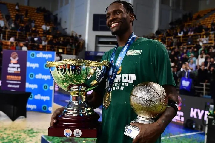 Χέιζ-Ντέιβις: "Ευχαριστώ τον πρόεδρο που με έφερε στον Παναθηναϊκό"