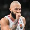 Φουρνιέ: “Γιατί με ρωτάτε αν είχα τροχαίο;”- Ανησύχησαν οι φίλοι του Ολυμπιακού με τη φωτογραφία που ανέβασε