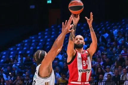 Το τεράστιο τρίποντο του Φουρνιέ που έστειλε το παιχνίδι με την Dubai BC στην παράταση