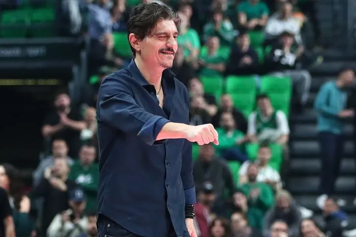 Ο Δημήτρης Γιαννακόπουλος στο Telekom Center Athens για το Παναθηναϊκός AKTOR - Παρί