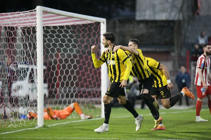 Ο Γκρούγιτς πέρασε αλλαγή στο 90′ και ελάχιστα δευτερόλεπτα μετά πέτυχε το πρώτο του γκολ με τη φανέλα της ΑΕΚ