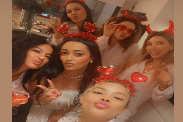 Βραδιά χωρίς παρκέ για τις WAGs Παναθηναϊκού και Ολυμπιακού: Γιόρτασαν τον Άγιο Βαλεντίνο στο σπίτι της Μπλεν Κίγια