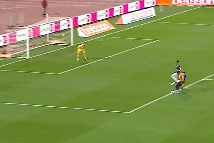 Ο ΟΦΗ άγγιξε το 2-1 με τον Ισέκα στις καθυστερήσεις, όμως η μπάλα στο σουτ βρήκε το δοκάρι του Λεβαδειακού