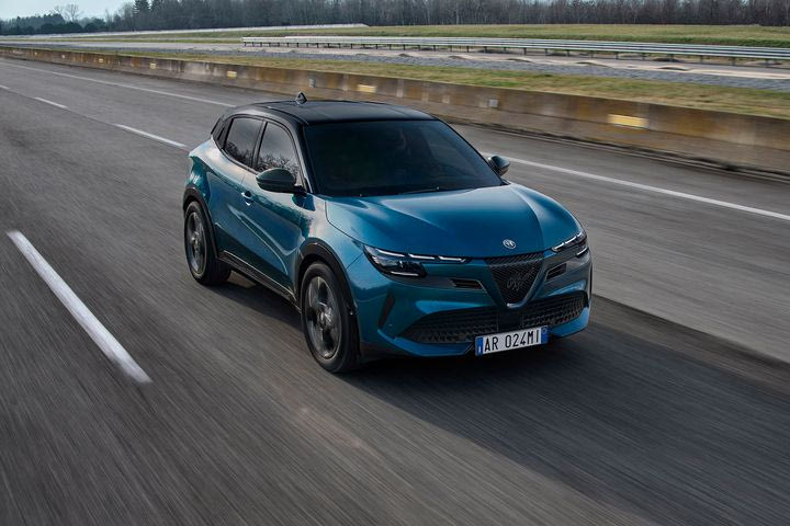 Η Alfa Romeo Junior Ibrida με 8 χρόνια εγγύηση και 2.000 ευρώ όφελος