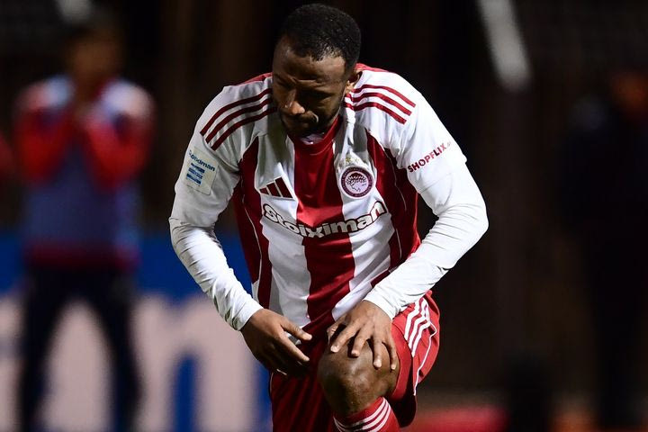 Οι παίκτες δεν βγήκαν μπροστά, ο Ολυμπιακός ψάχνει αντίδοτο στις κλειστές άμυνες