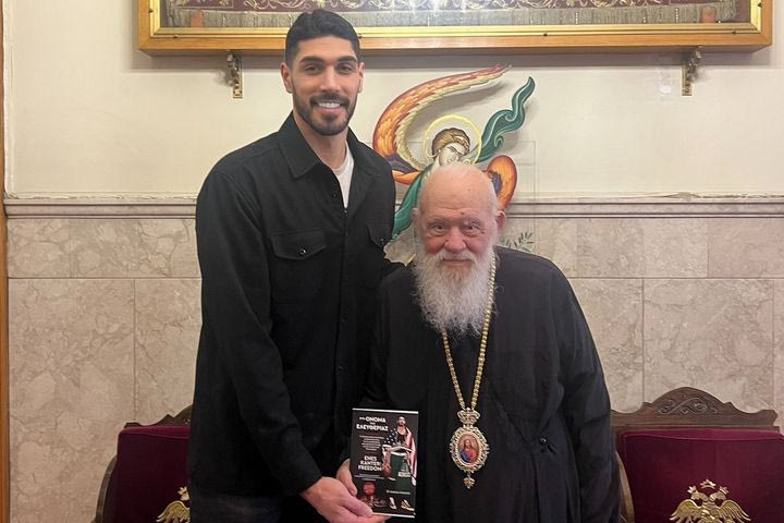 Συνάντηση Ενές Καντέρ – Αρχιεπίσκοπου Ιερώνυμου, προλόγισε το βιβλίο του “Στο όνομα της ελευθερίας”