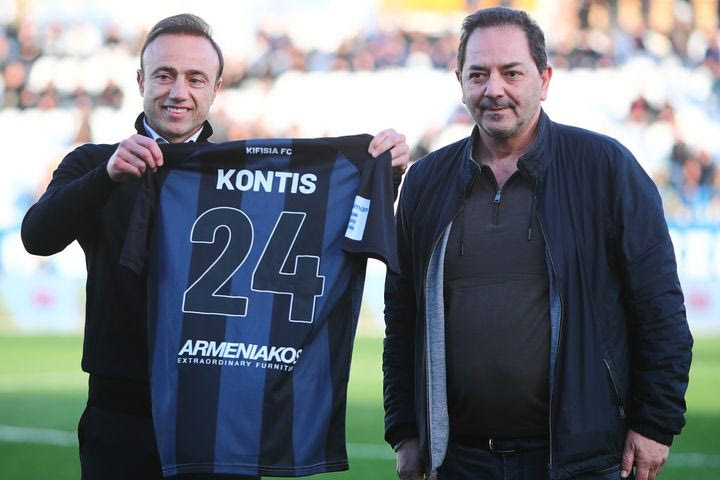Κηφισιά – ΟΦΗ: Η ομάδα των Βορείων Προαστίων βράβευσε τον Κόντη πριν την έναρξη του αγώνα