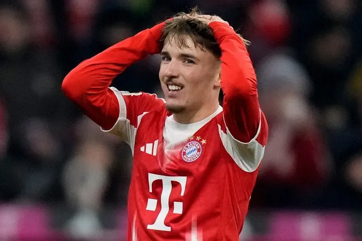 Μπάγερν: Επικό τρολάρισμα του Πρας σε αποτυχημένη ντρίμπλα του 17χρονου παιδιού-θαύματος Καρλ