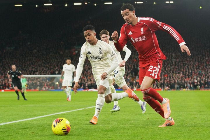 Αθλητικές μεταδόσεις: Πού θα δείτε τα Νότιγχαμ – Λίβερπουλ, Τότεναμ – Άρσεναλ, Μπαρτσελόνα – Λεβάντε και τις υπόλοιπες αναμετρήσεις στα κορυφαία πρωταθλήματα