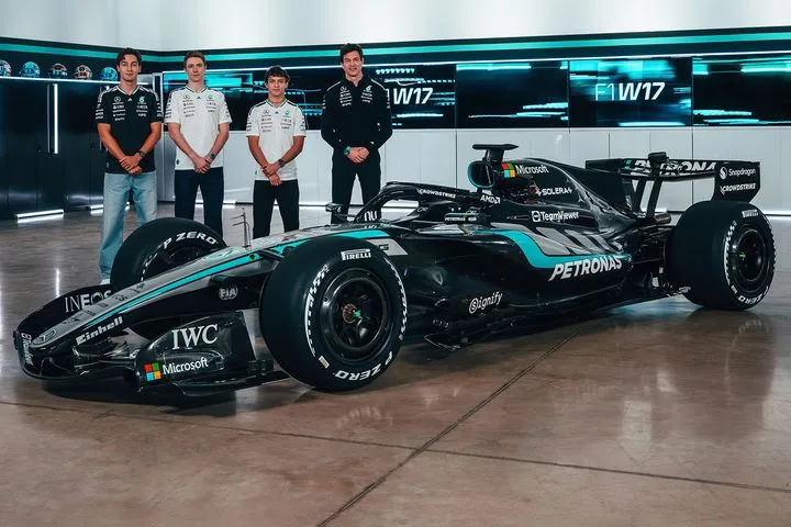 O Mercedes παραδέχεται ότι η W17 “δεν είναι κακή” -Τι είπαν οι Ράσελ και Βολφ ενόψει του 2026