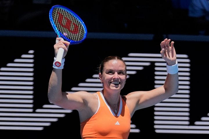 Γκράτσεβα – Σάκκαρη 0-2: Με μαγικό δεύτερο σετ και ισχυρή προσωπικότητα στο πρώτο, η κορυφαία Ελληνίδα τενίστρια προκρίθηκε στα προημιτελικά στην Ντόχα