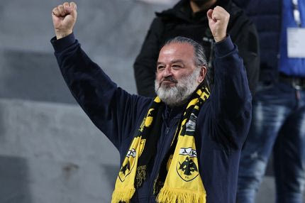 Ο Μάριος Ηλιόπουλος πανηγύρισε από τις εξέδρες τη νίκη της ΑΕΚ στις Σέρρες