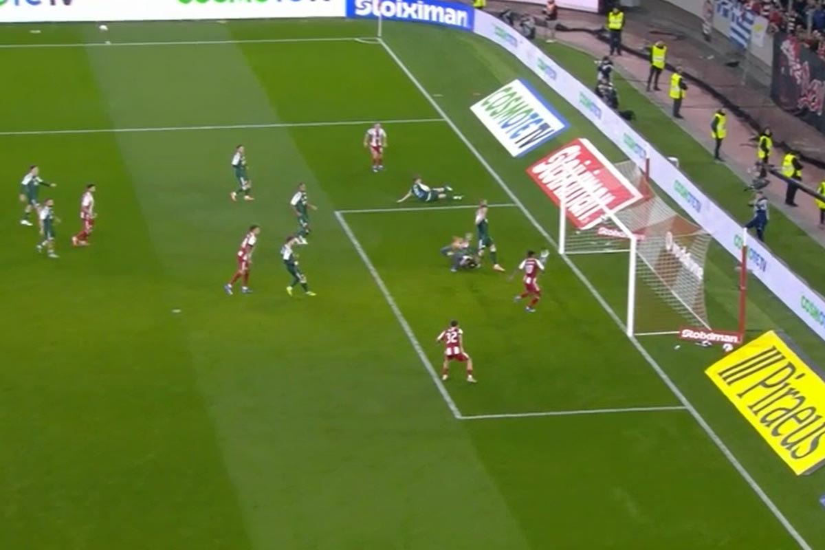 Ολυμπιακός – Παναθηναϊκός: Η ασύλληπτη χαμένη ευκαιρία του Μαρτίνς μπροστά από το τέρμα του Λαφόν