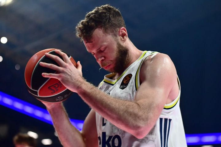 Φενέρμπαχτσε: Μπαίνει στο χειρουργείο ο Μέλι, ο χρόνος που αναμένεται να μείνει εκτός σύμφωνα με τον Σαμπουντσούογλου