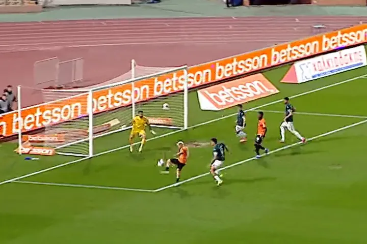 Τεράστια χαμένη ευκαιρία για νέο προβάδισμα: Ο Λοντίγκιν βρέθηκε στο σωστό σημείο και απέκρουσε το σουτ του Νους στο 45:08