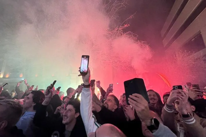 Παναθηναϊκός AKTOR: Χαμός κατά την άφιξη των Κυπελλούχων Ελλάδας στο ξενοδοχείο