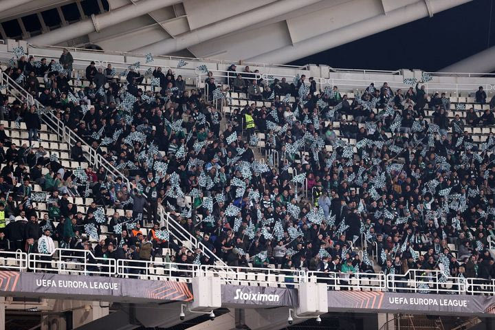 Συνθήματα από τον κόσμο του Παναθηναϊκού μετά το γκολ της Βικτόρια Πλζεν: "Είναι βαριά του ΠΑΟ η φανέλα"