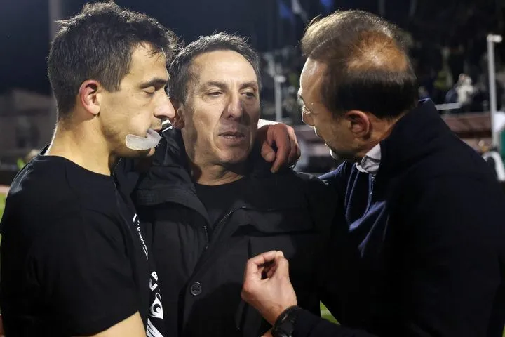 Λεβαδειακός – ΟΦΗ 0-1: Μοναδικές στιγμές στην Λιβαδειά, το συγκλονιστικό τετ-α-τετ Παπαδόπουλου, Λαμπρόπουλου και η αγκαλιά στο τέλος