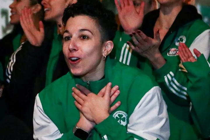 Η Πέννυ Ρόγκα στο SPORT24 για την ιστορική πρόκριση του Παναθηναϊκού και το συγκινητικό πανό που της θύμισε τη μεγαλύτερη μάχη της ζωής της