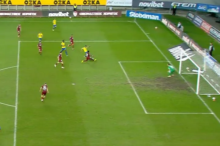 Άψογη συνεργασία των παικτών του Παναιτωλικού, ο Ρόσα με ωραίο τελείωμα νίκησε τον Αναγνωστόπουλο για το 3-1