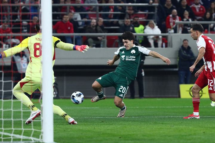 Μαγική ενέργεια Ταμπόρδα, τρομερή συνεργασία με τον Τεττέη και ο Αργεντινός έκανε το 0-1 στο ντέρμπι του "Γ. Καραϊσκάκης"