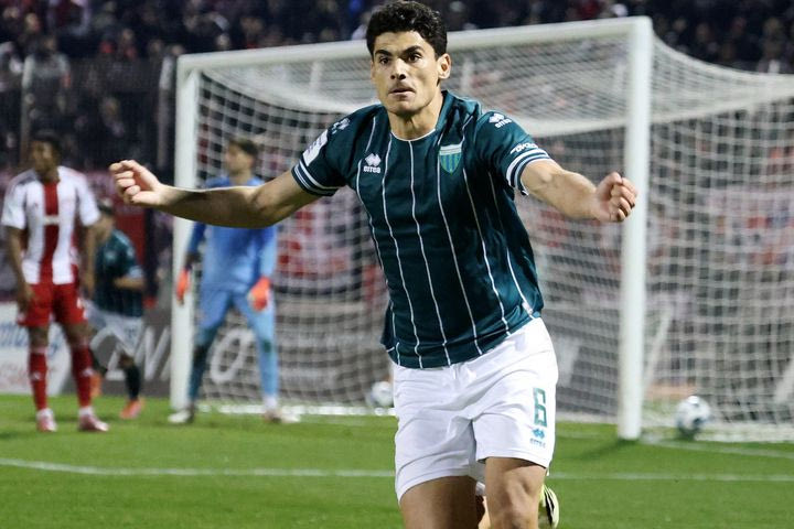 Λάμψη Τσάπρα κόντρα στον Ολυμπιακό: Αυτά έκανε ο 24χρονος Έλληνας αμυντικός του Λεβαδειακού