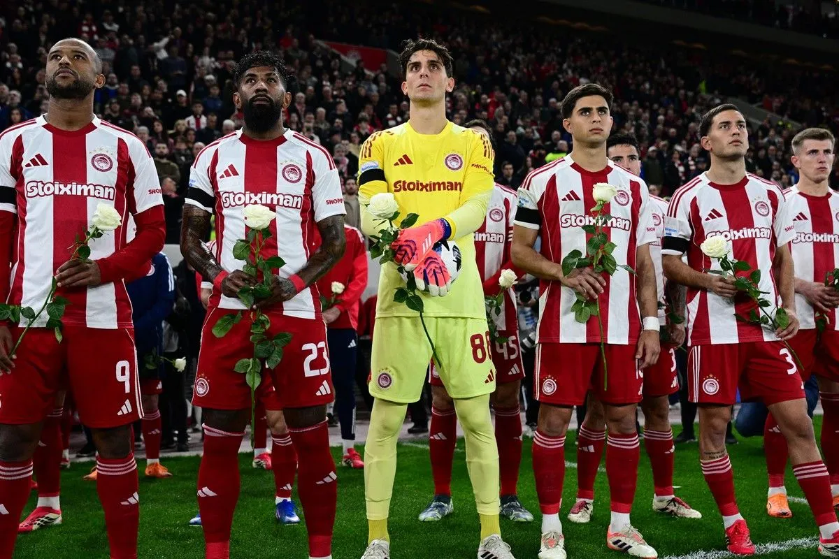 Ολυμπιακός – Παναθηναϊκός: Συγκινημένοι Ρέτσος, Τζολάκης και Ποντένσε στο VIDEO για τα θύματα της Θύρας 7