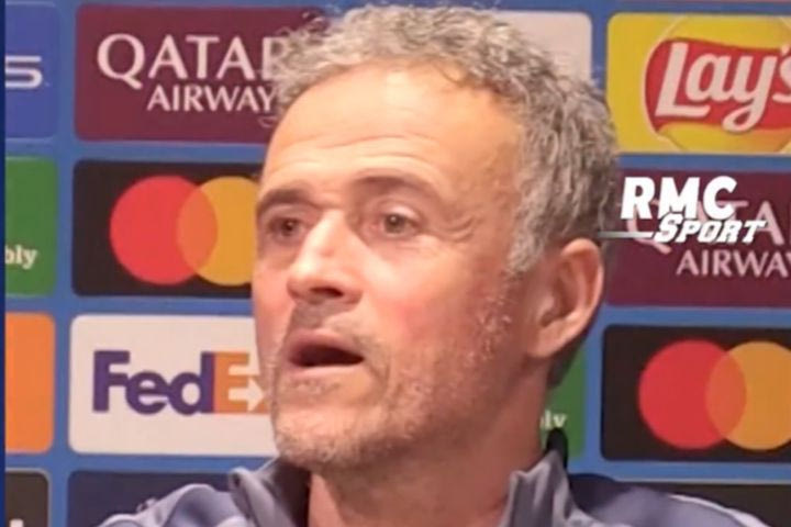 Η επική ατάκα του Λουίς Ενρίκε στη συνέντευξη Τύπου της Παρί: "Είναι βόμβα αυτή η τσάντα;"