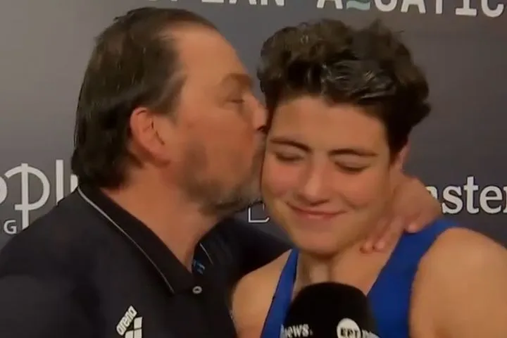 Εθνική πόλο γυναικών: Το φιλί του Παυλίδη στην Μυριοκεφαλιτάκη – “Έχει ακούσει τα περισσότερα επειδή την αγαπώ πιο πολύ από όλους”