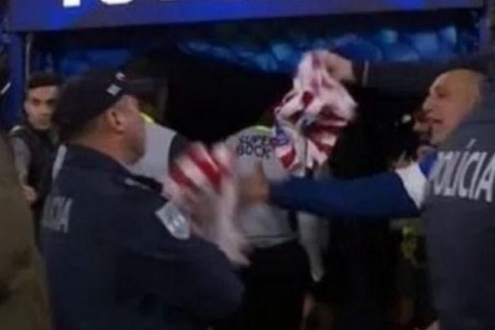 Χάος στο Πόρτο – Σπόρτινγκ: Κλεμμένες πετσέτες, καθυστερήσεις από ball boys και βανδαλισμοί στα αποδυτήρια της ομάδας των Λιονταριών