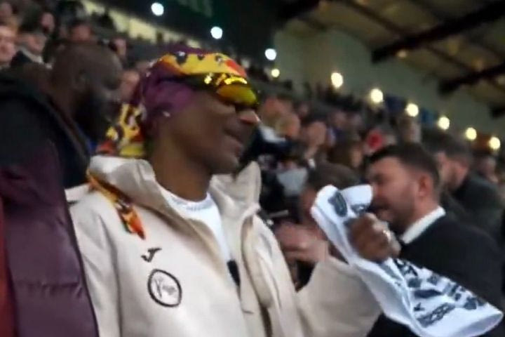 Σε ρυθμούς Snoop Dogg η Σουόνσι: Το απίστευτο σόου του Αμερικανού ράπερ στην πρώτη του παρουσία ως συνιδιοκτήτης της ομάδας
