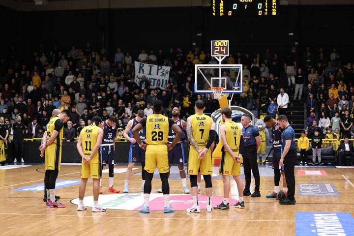 Σιγή ενός λεπτού πριν το Μαρούσι – Πανιώνιος στη μνήμη των επτά φιλάθλων του ΠΑΟΚ