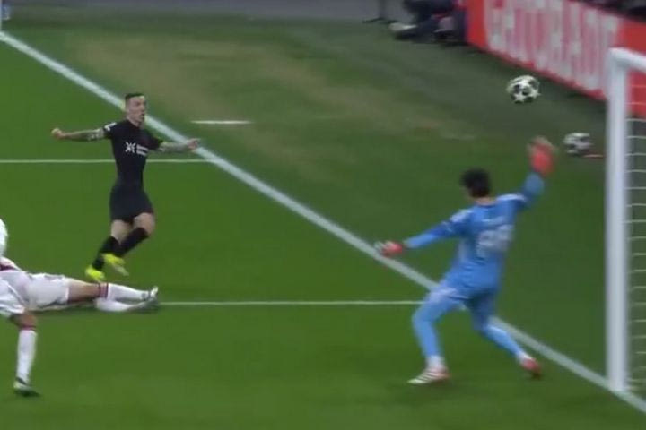 Τρομερή συνεργασία Πόκου - Γκριμάλντο, το σουτ του Ισπανού τράνταξε το οριζόντιο δοκάρι