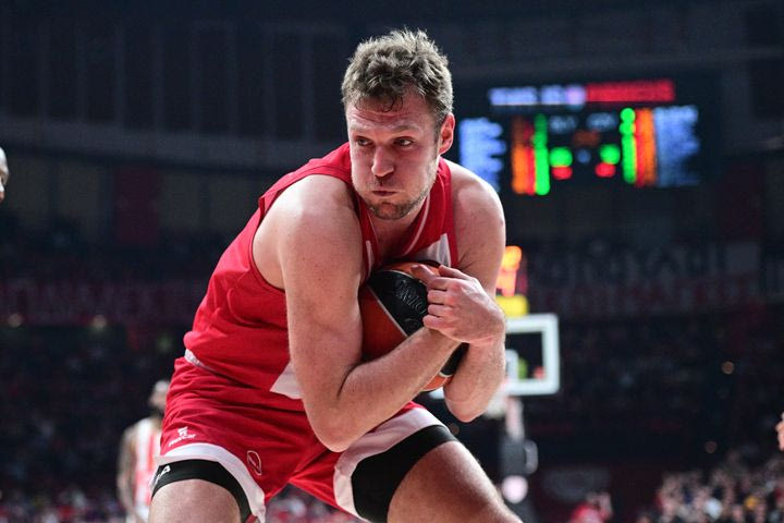 Η ποιότητα του Ολυμπιακού, ο Βεζένκοβ και η αριθμητική για το πλεονέκτημα έδρας στα playoffs