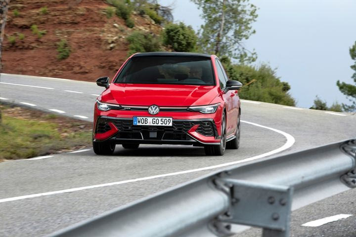 Το δυνατότερο Golf GTI στην ιστορία του μοντέλου, το Edition 50, θα είναι διαθέσιμο για παραγγελία μέσα στο Φεβρουάριο