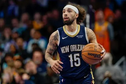 Στους Νικς ο Χοσέ Αλβαράντο