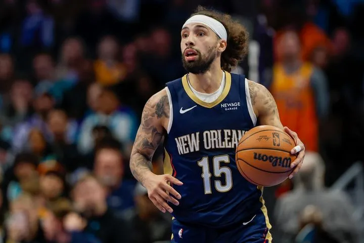 Στους Νικς ο Χοσέ Αλβαράντο