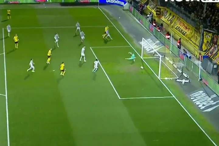 Ευκαιρία για τον Άρη με Μορόν, η μπάλα κόντραρε και πέρασε κόρνερ