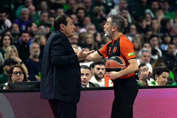 Αυτή είναι η ποινή του Εργκίν Αταμάν από τη EuroLeague για όσα έγιναν στην αναμέτρηση με την Παρί