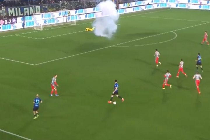 Τέλος στις μετακινήσεις των οπαδών της Ίντερ για τα εκτός έδρας ματς μέχρι τις 23 Μαρτίου, λόγω ρίψης κροτίδας στον Αουντέρο