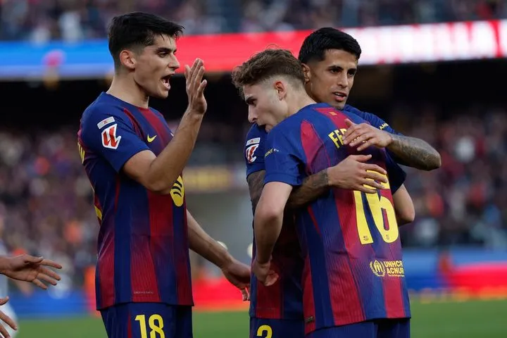 Η Μπαρτσελόνα υπέταξε με τριάρα την Λεβάντε και ξαναπάτησε στην κορυφή